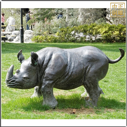 園林犀牛動物雕塑